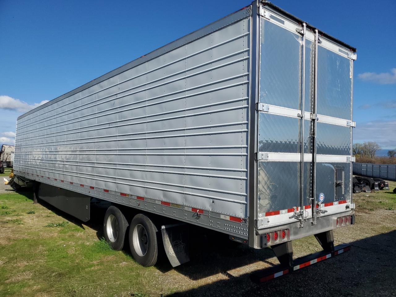 2024 UTILITY Utility tr VIN 1UYVS2533R2048738 photo 3