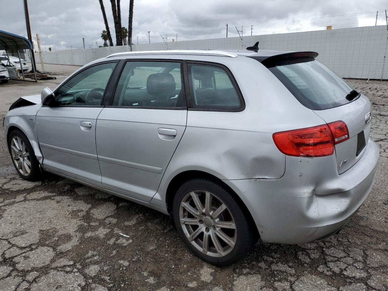 2011 Audi A3 VIN WAUKJAFM0BA099533 photo 2