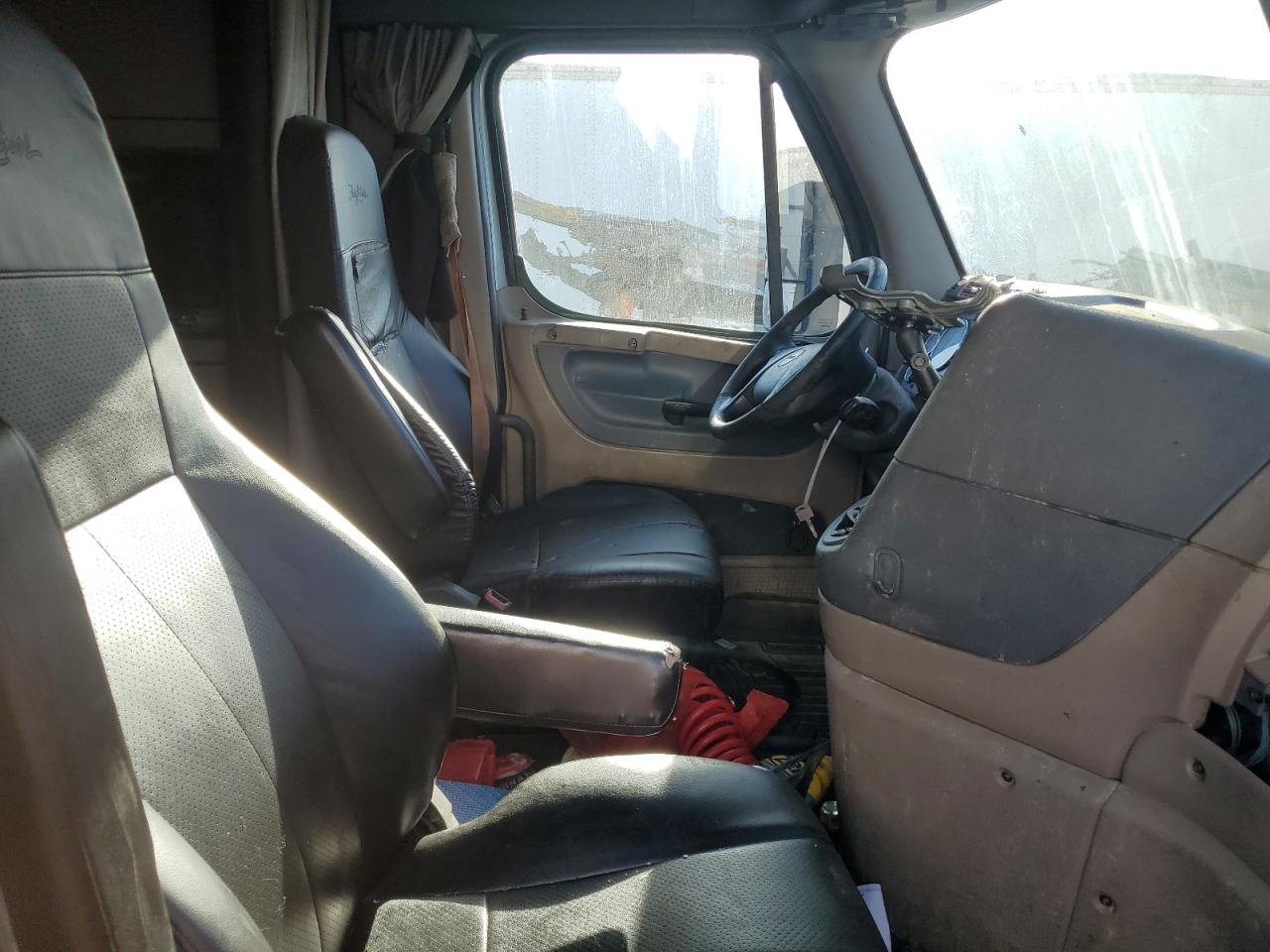 2017 FREIGHTLINER All other VIN 3AKJGLDR0HSHW9859 photo 5