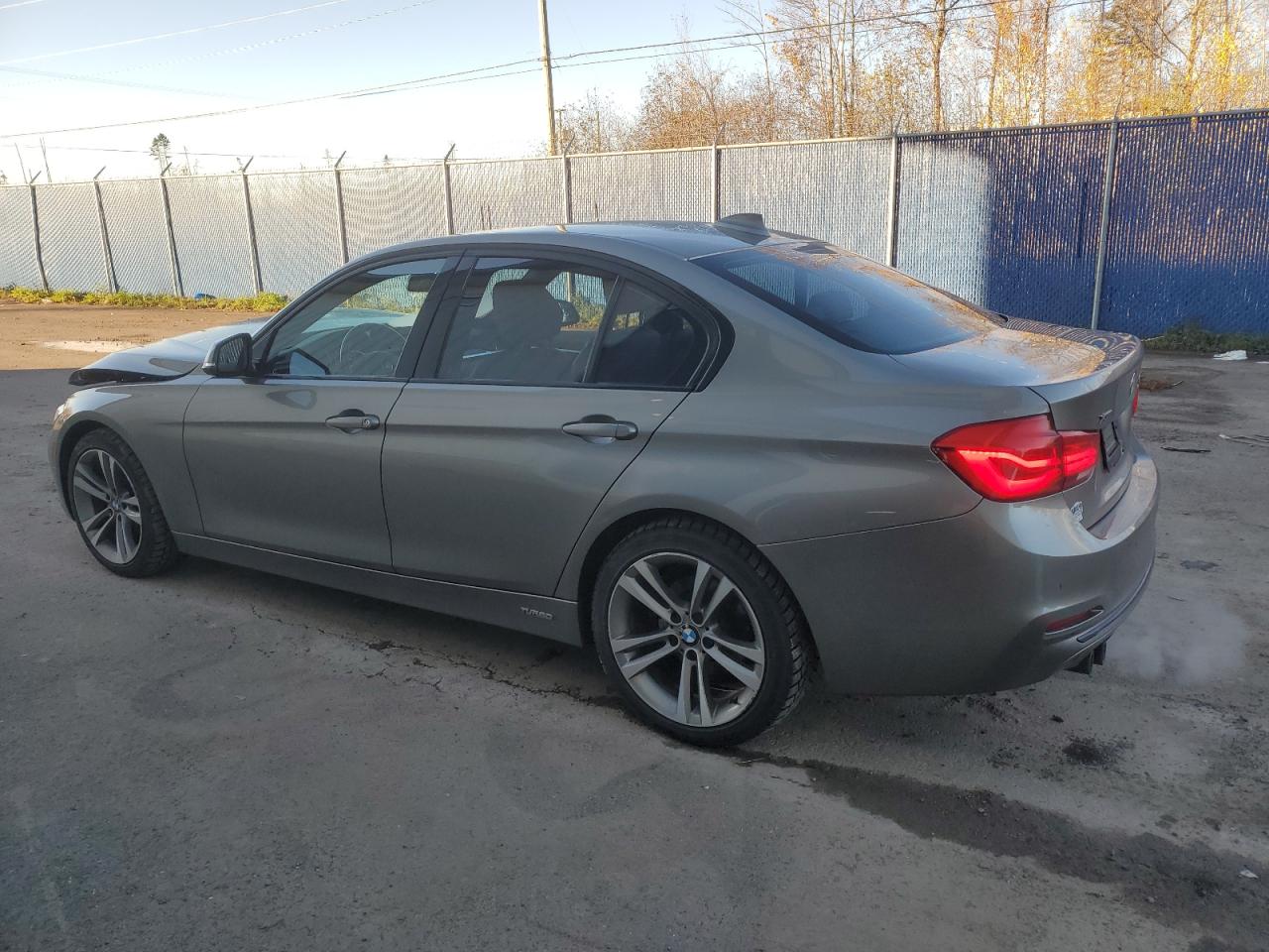 2016 BMW 3 series VIN WBA8E3G55GNU02579 photo 2