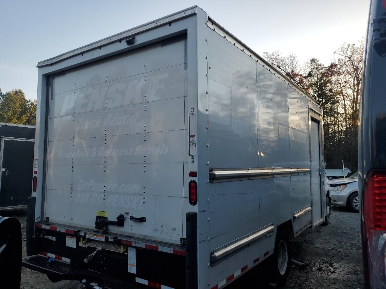 2024 Ford Econoline VIN 1FDWE3FN1RDD13950 photo 3
