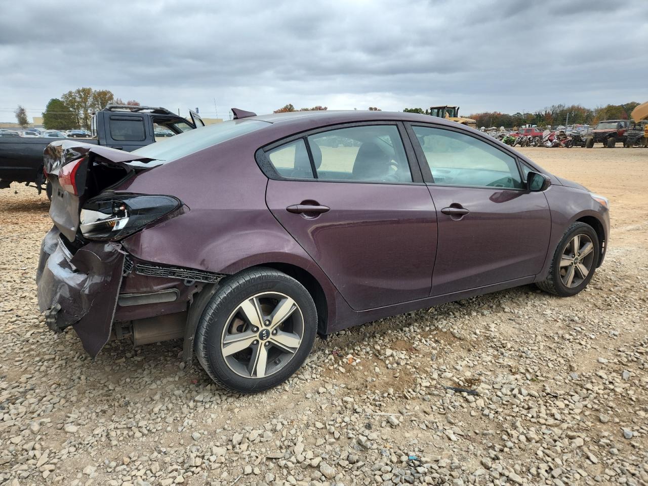 2018 Kia Forte VIN 3KPFL4A76JE198984 photo 3