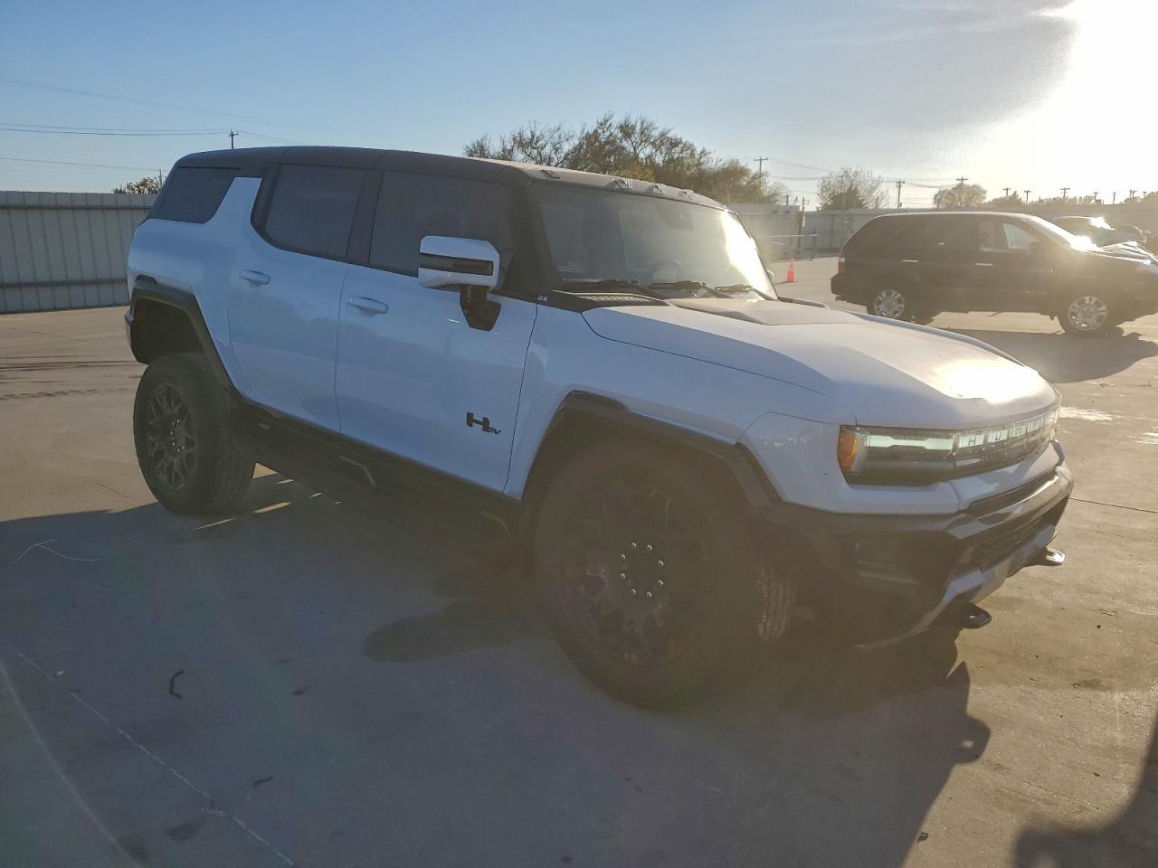 2025 GMC Hummer suv VIN 1GKT0NDE9SU117236 photo 4