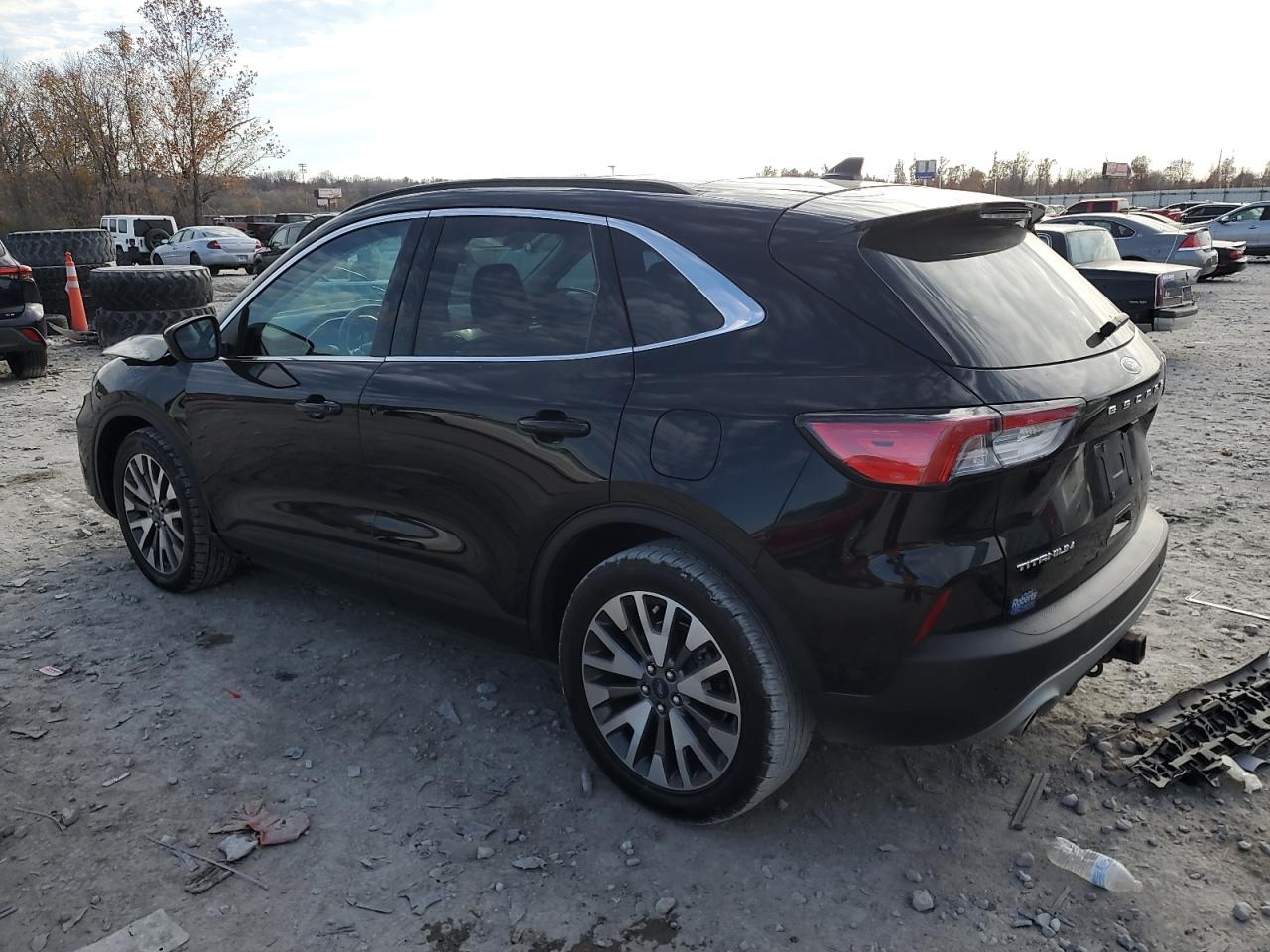 2021 Ford Escape VIN 1FMCU9J9XMUA78864 photo 2