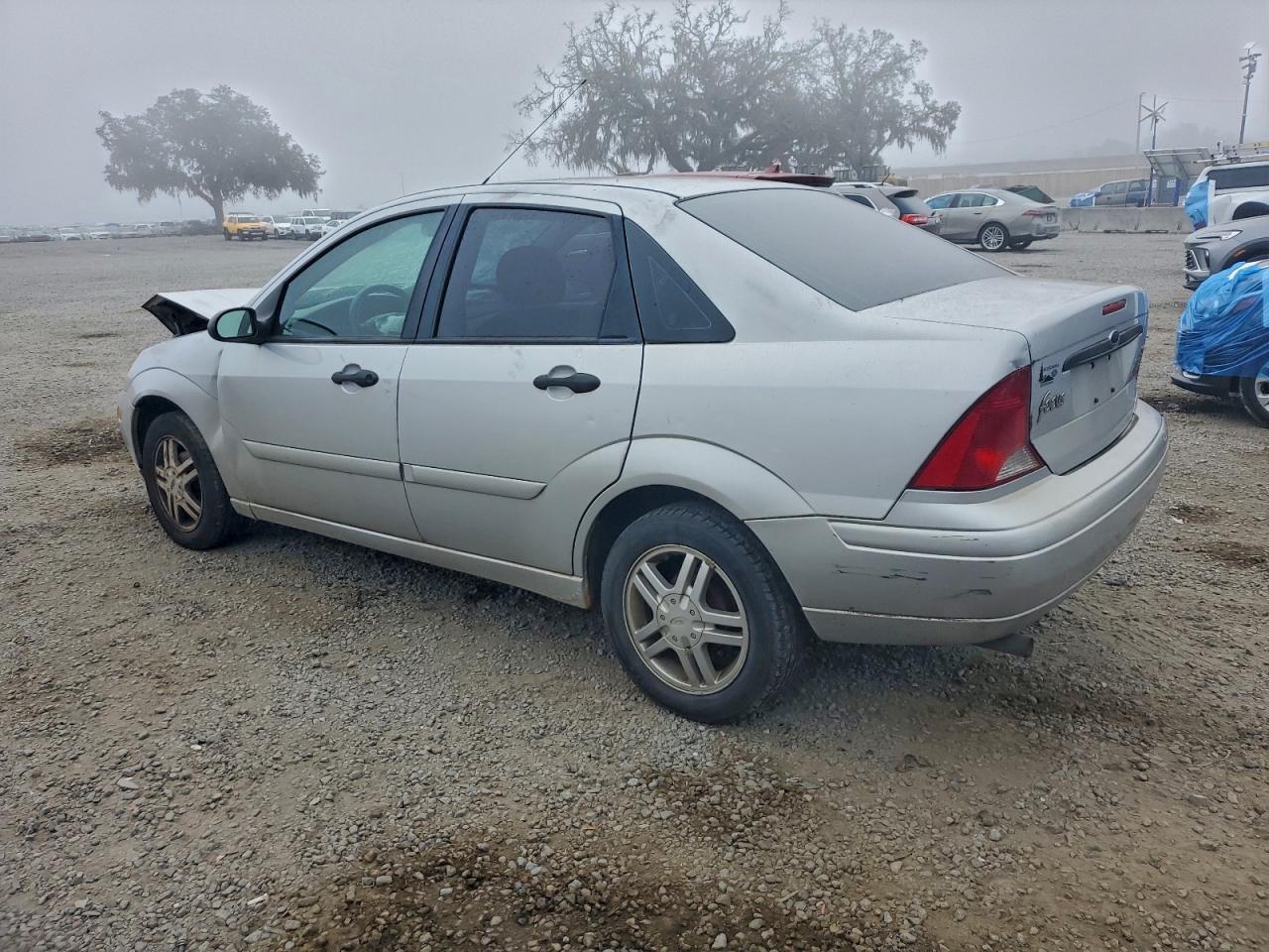 2004 Ford Focus VIN 1FAFP34334W138684 photo 2
