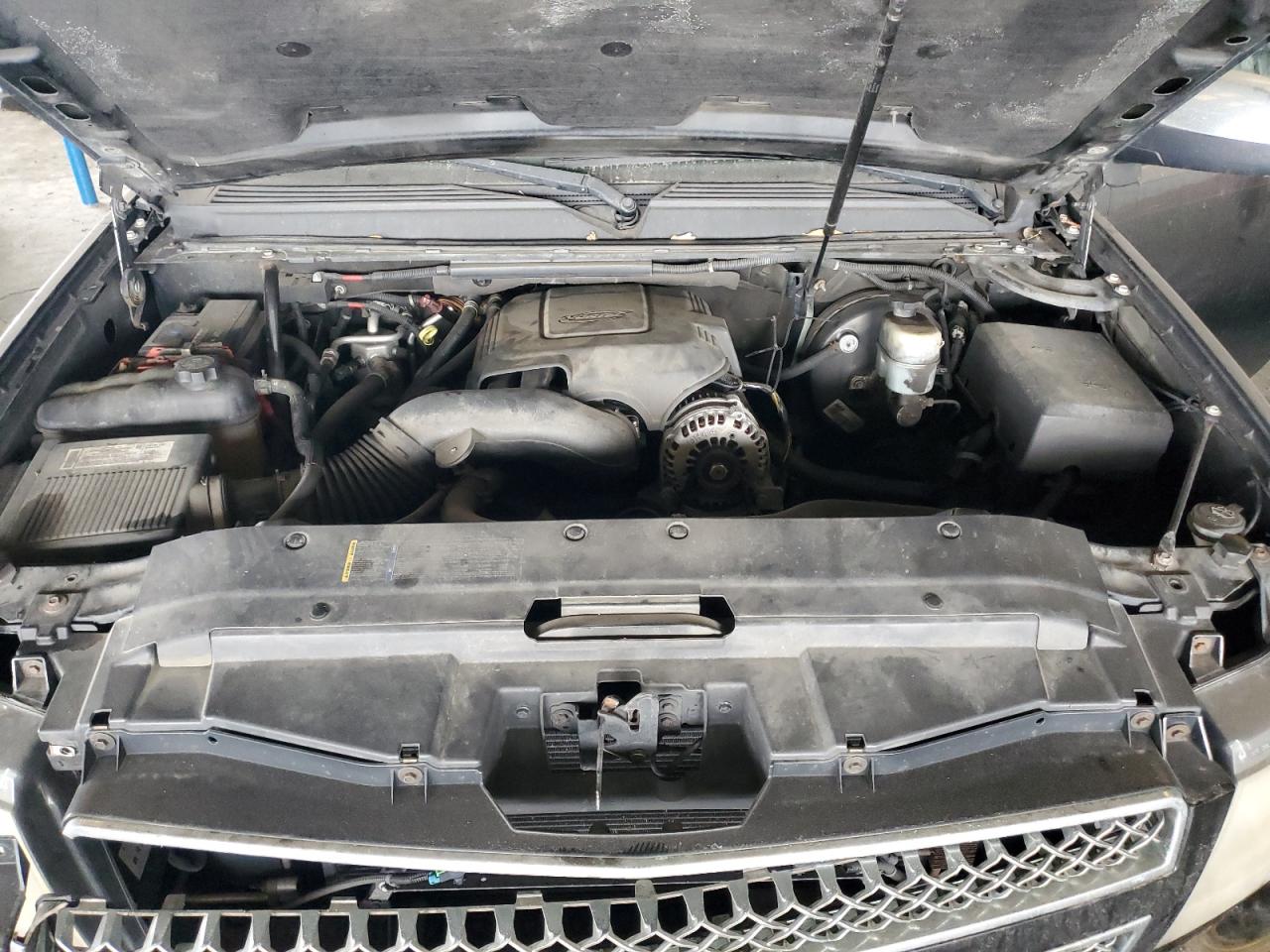 2007 Chevrolet Suburban VIN 3GNFC16067G214518 photo 12