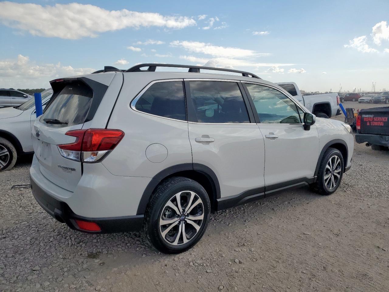 2024 Subaru Forester VIN JF2SKALC2RH456550 photo 3
