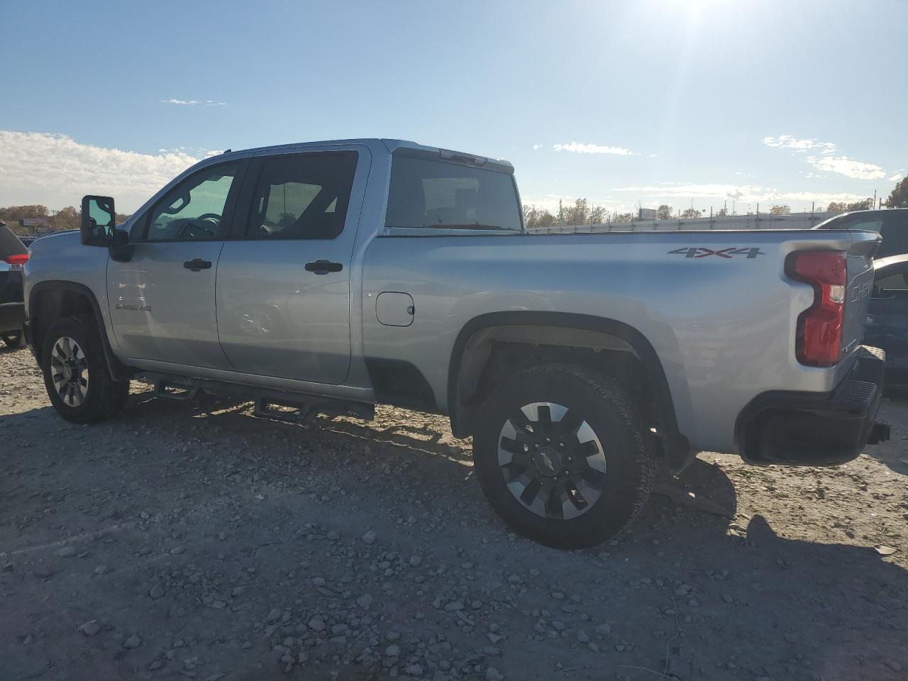 2021 Chevrolet All models VIN 1GC4YMEY6MF284589 photo 2