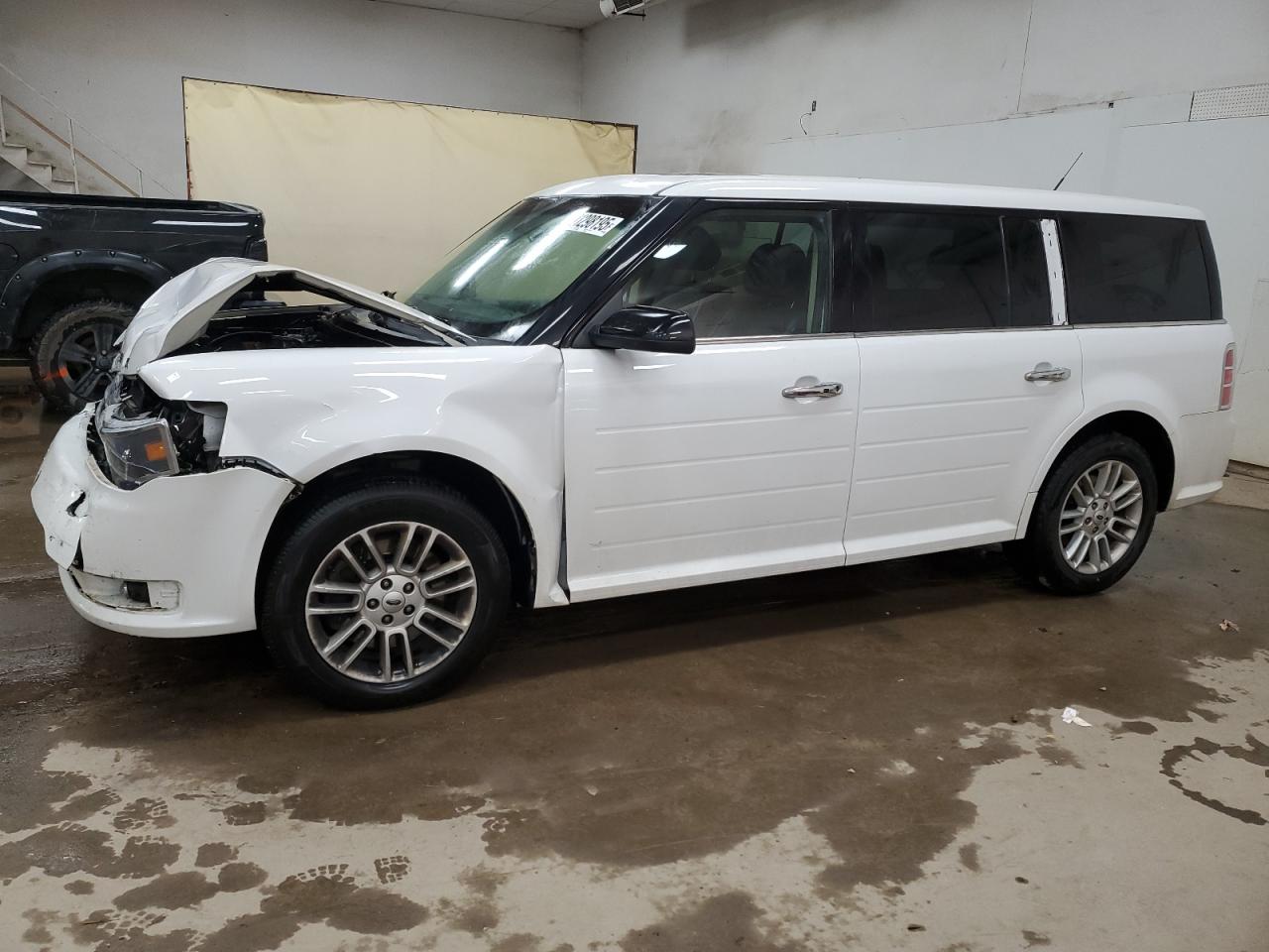 2019 Ford Flex VIN 2FMHK6C82KBA02492 photo 1