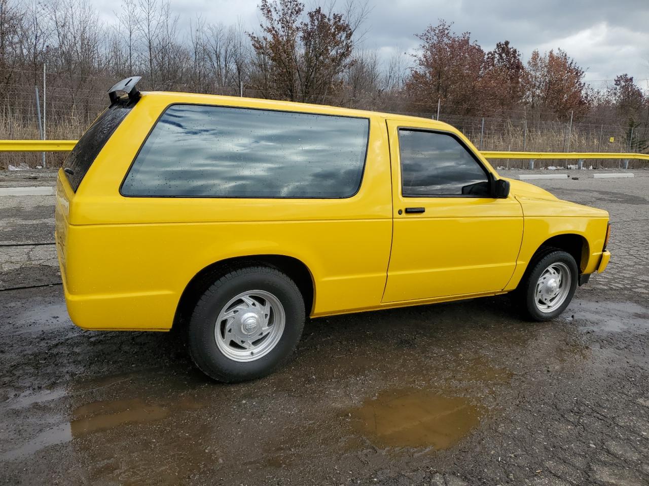 1990 Chevrolet Blazer VIN 1GNCS18ZXL8126234 photo 3