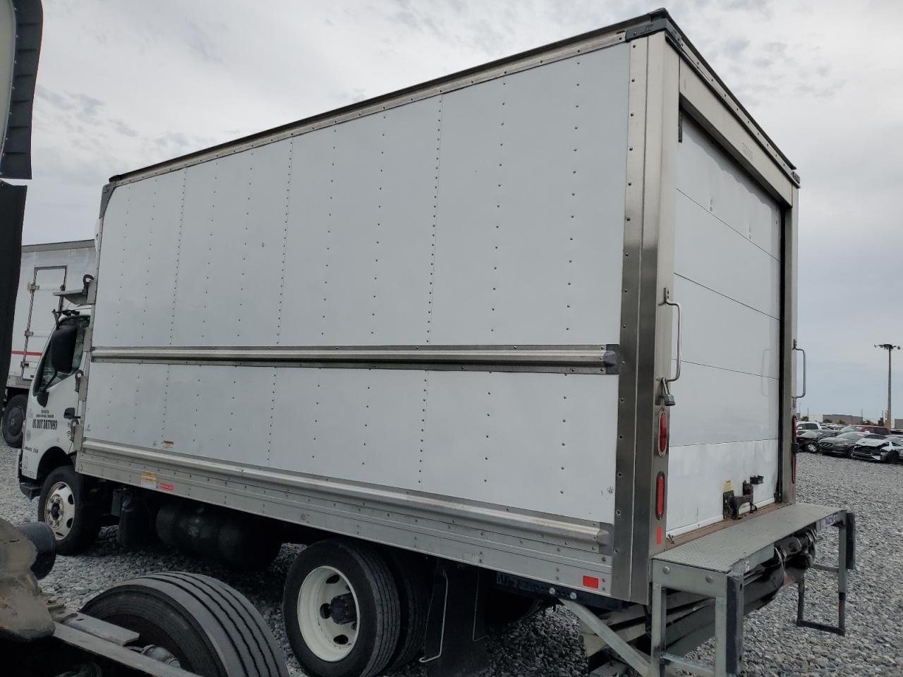 2019 HINO All models VIN JHHRDM2H3KK006076 photo 2
