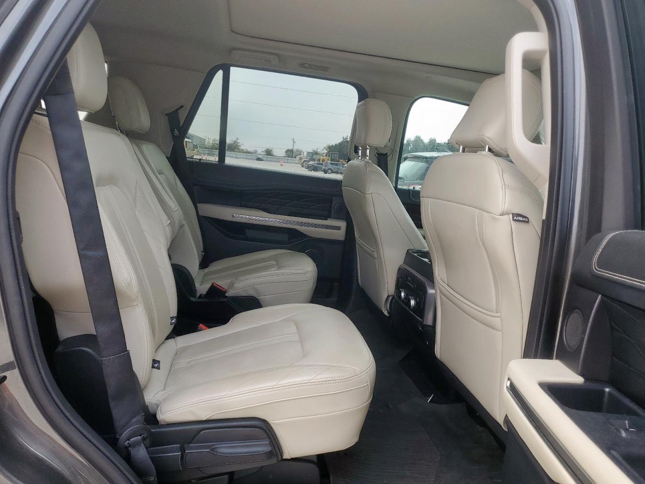 2018 Ford Expedition VIN 1FMJU1LT0JEA56167 photo 11