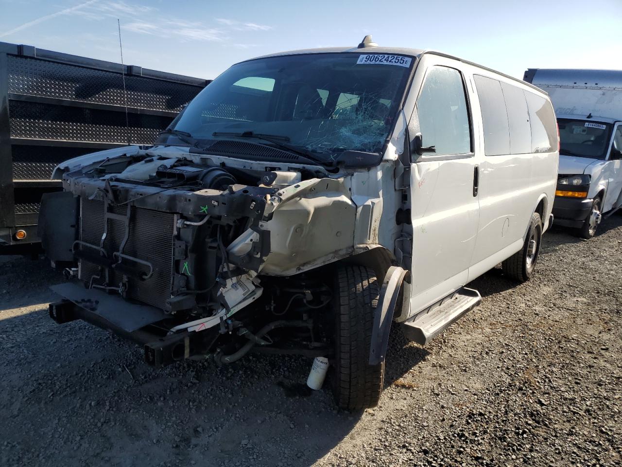 2016 Chevrolet Express VIN 1GBWGFFG2G1252015 photo 1