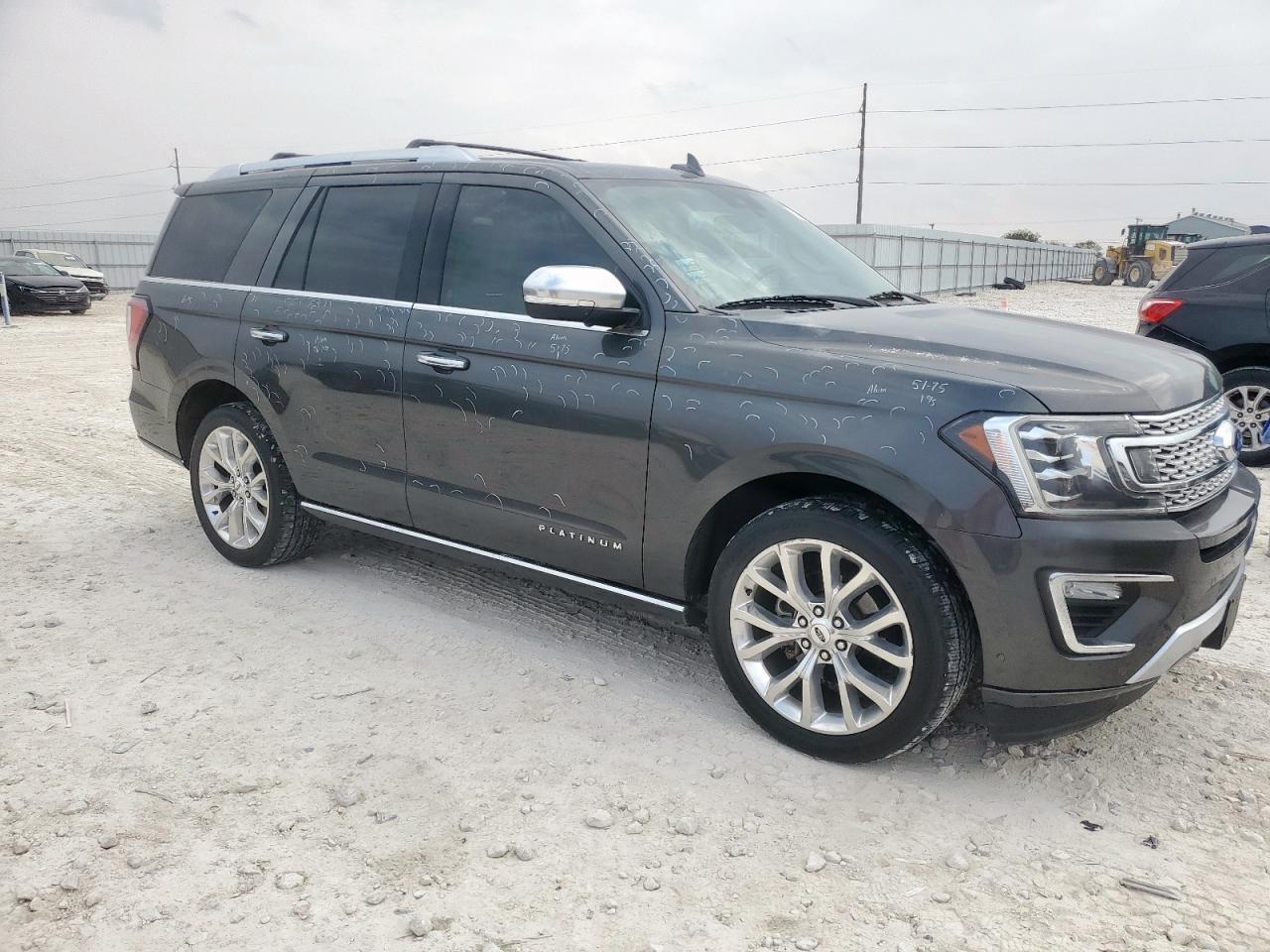2018 Ford Expedition VIN 1FMJU1LT0JEA56167 photo 4