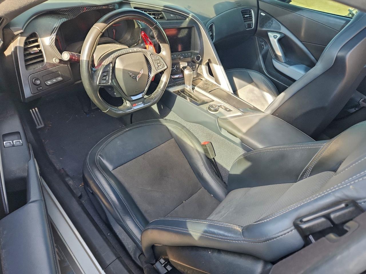 2015 Chev Corvette VIN 1G1YS2D64F5607725 photo 8