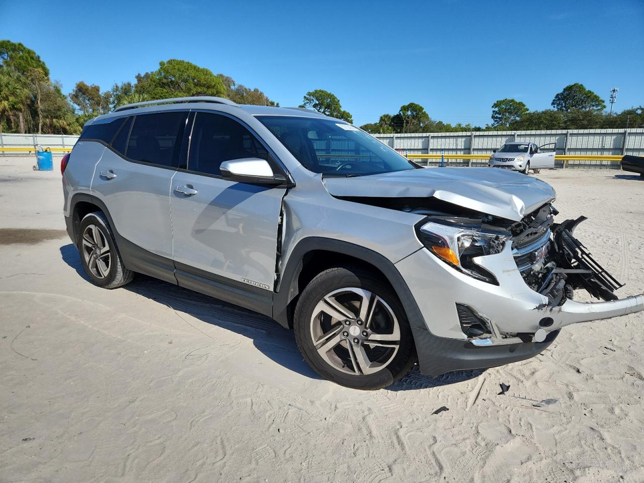 2019 GMC Terrain VIN 3GKALPEVXKL175908 photo 4