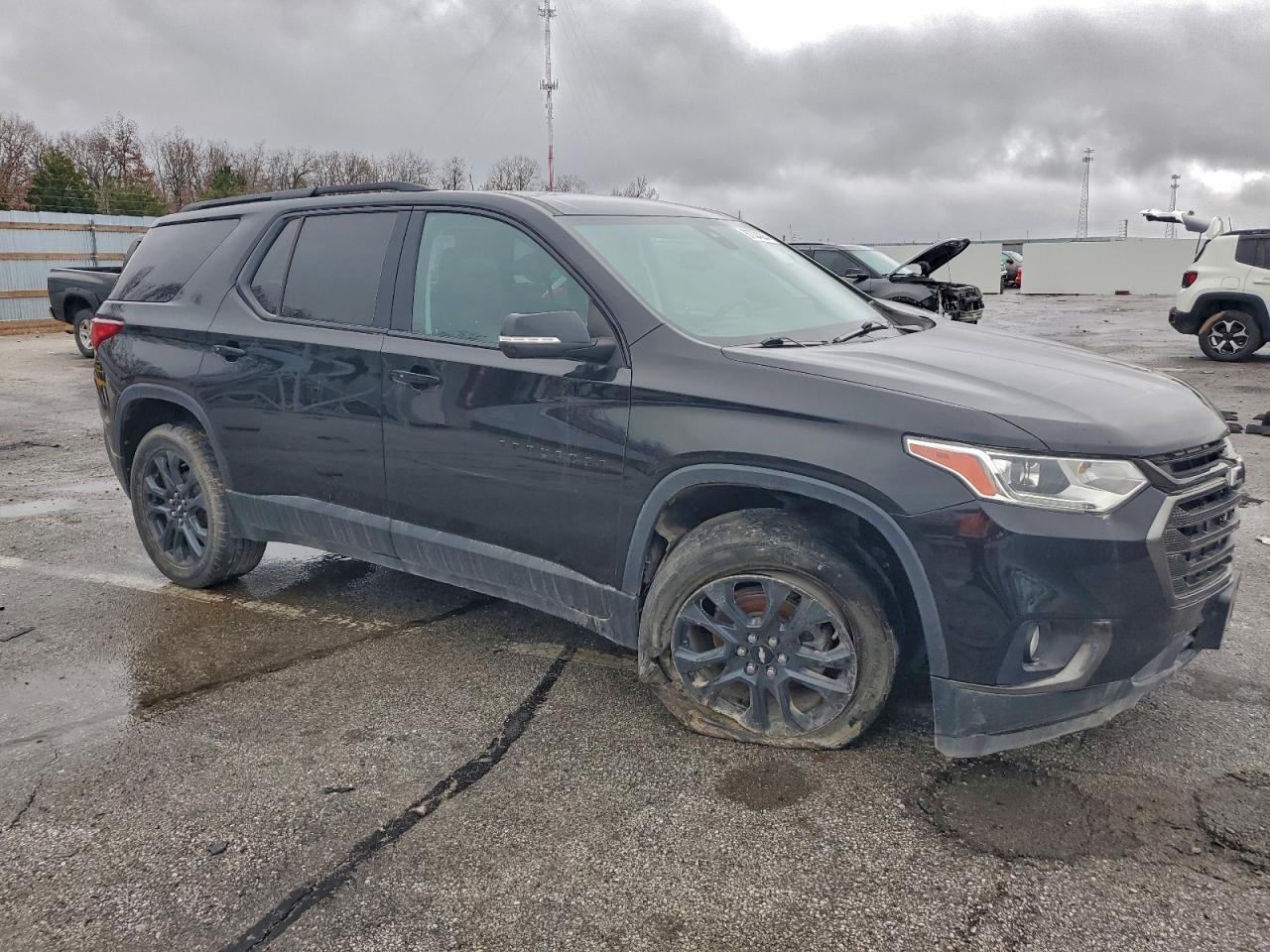 2021 Chev Traverse VIN 1GNEVJKW1MJ195998 photo 4