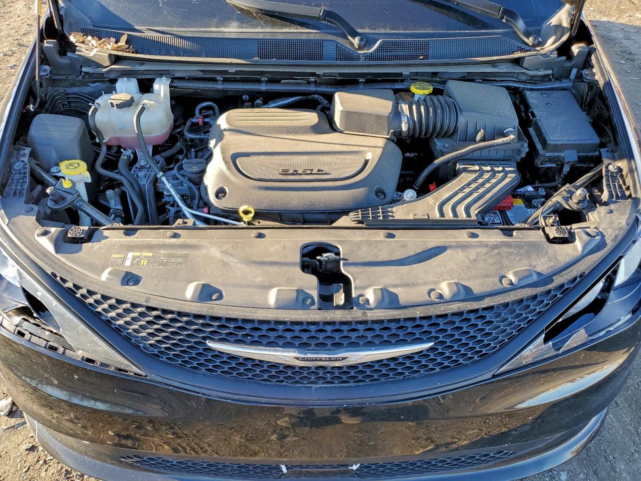 2024 Chrysler Minivan VIN 2C4RC1CGXRR128004 photo 12