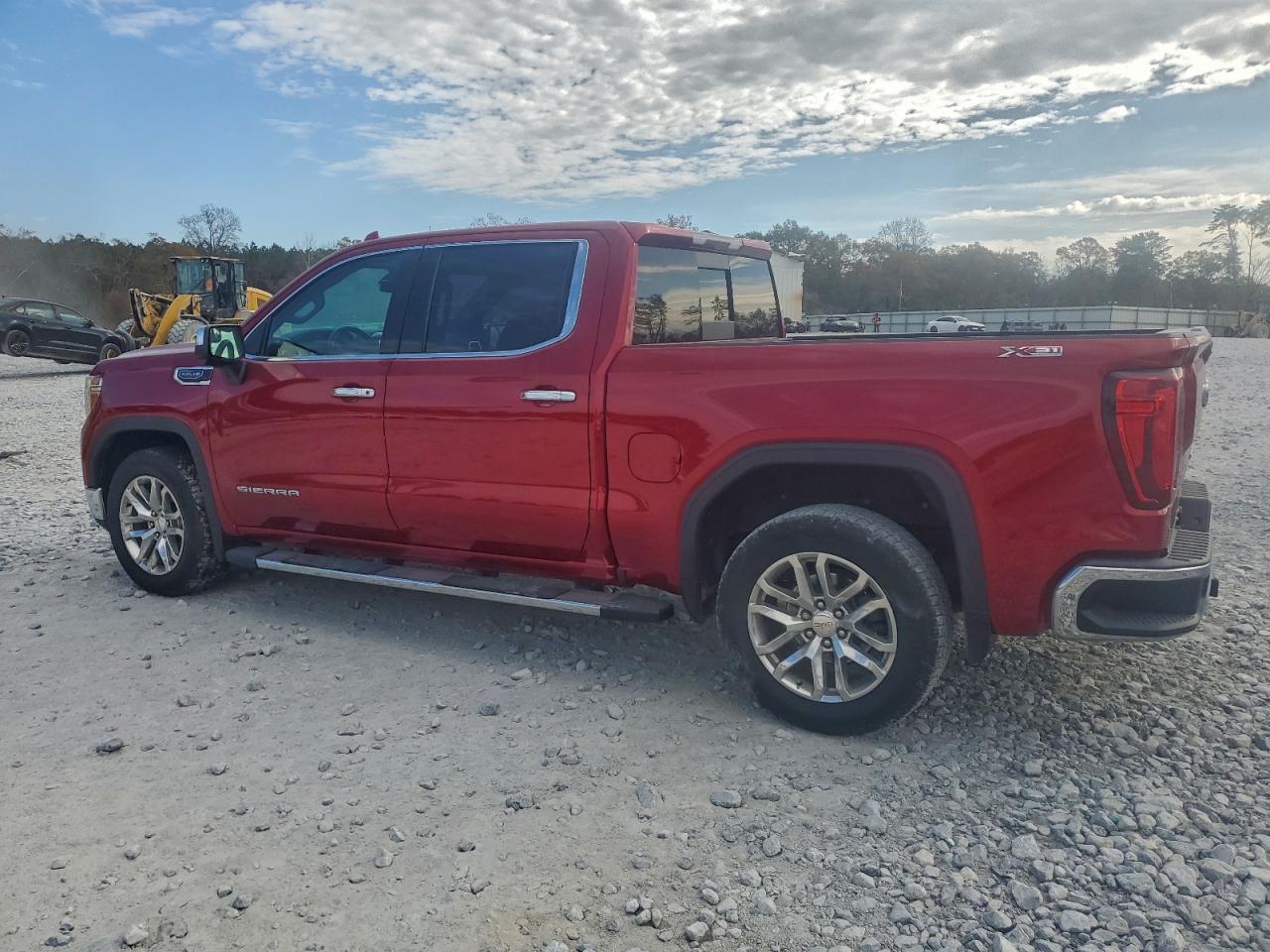 2022 GMC SIERRA VIN 3GTU9DED5NG149095 photo 2