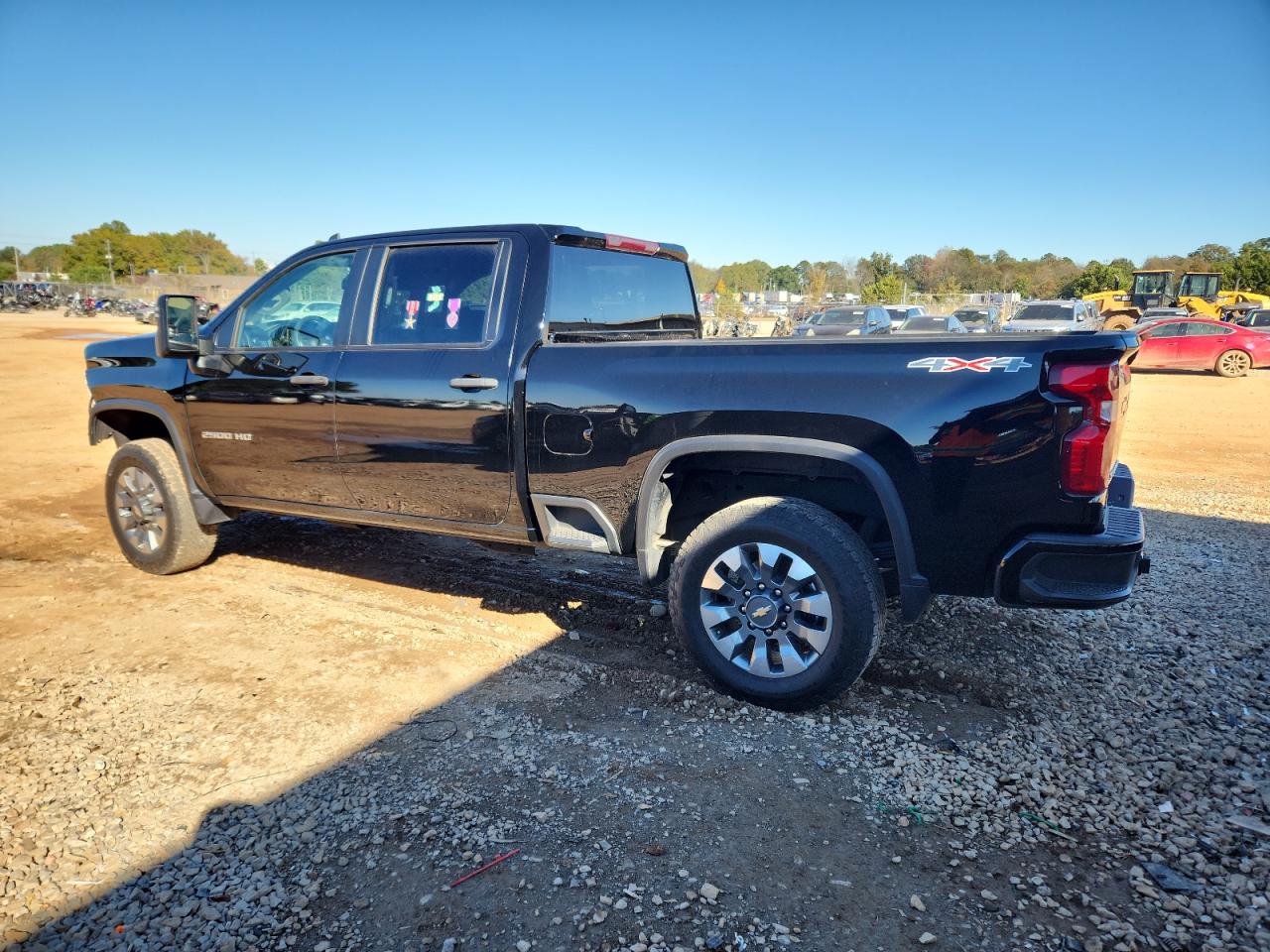 2023 Chevrolet All models VIN 2GC4YME72P1732605 photo 2