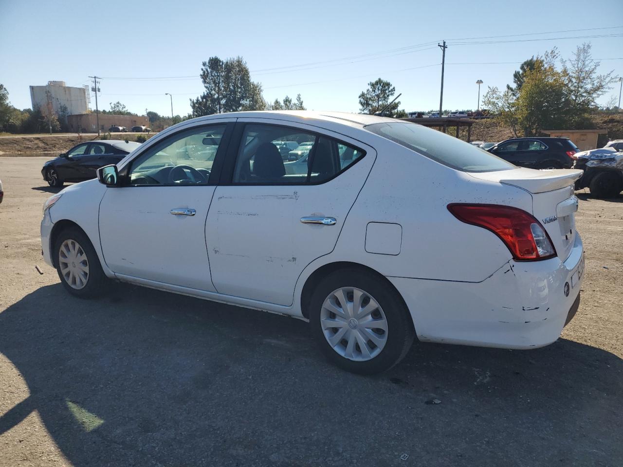 2018 Nissan Versa VIN 3N1CN7AP8JL841803 photo 2