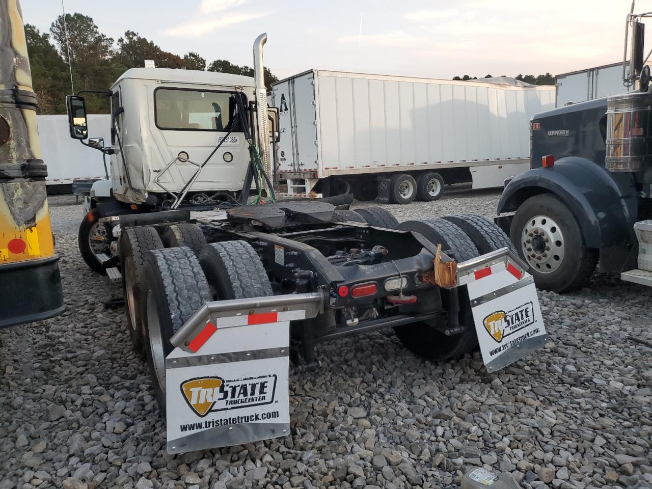 2022 MACK All other VIN 1M1AN2GY4NM026890 photo 2
