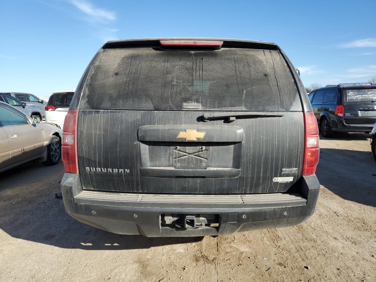 2010 Chevrolet Suburban VIN 1GNUKJE32AR172023 photo 6