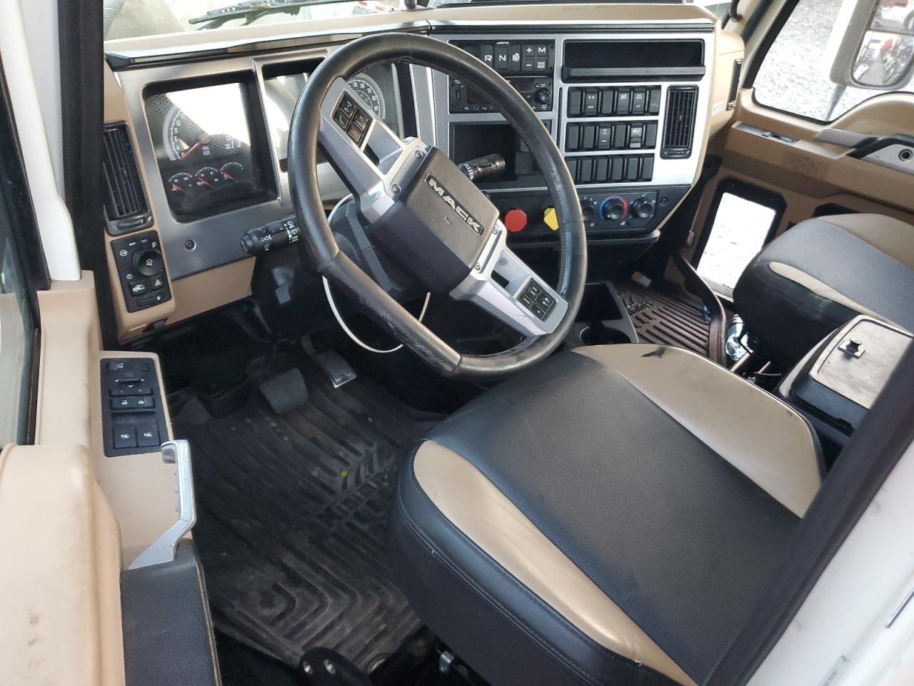 2022 MACK All other VIN 1M1AN2GY4NM026890 photo 8