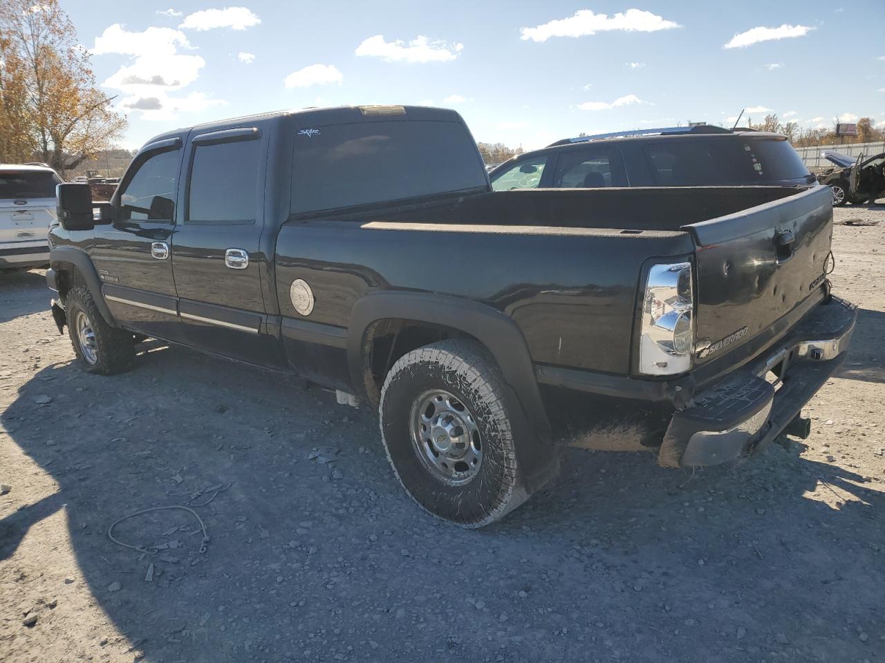2005 Chevrolet All models VIN 1GCHC23215F950472 photo 2