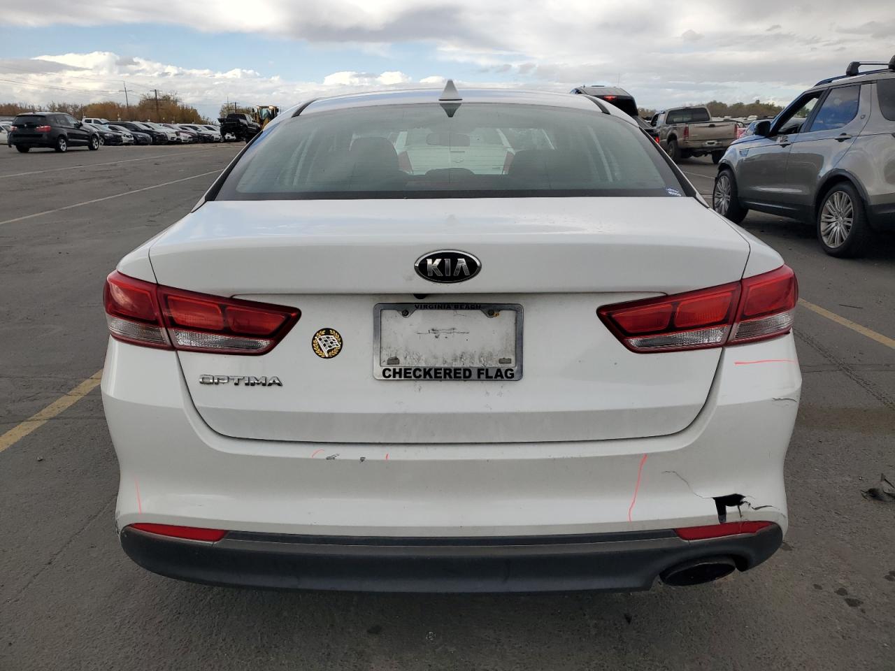 2017 Kia Optima VIN 5XXGT4L30HG172977 photo 6