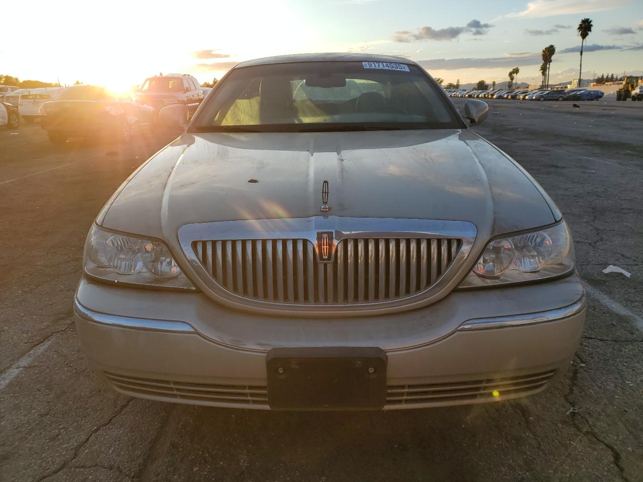 2010 Lincoln Towncar VIN 2LNBL8CV6AX623823 photo 5