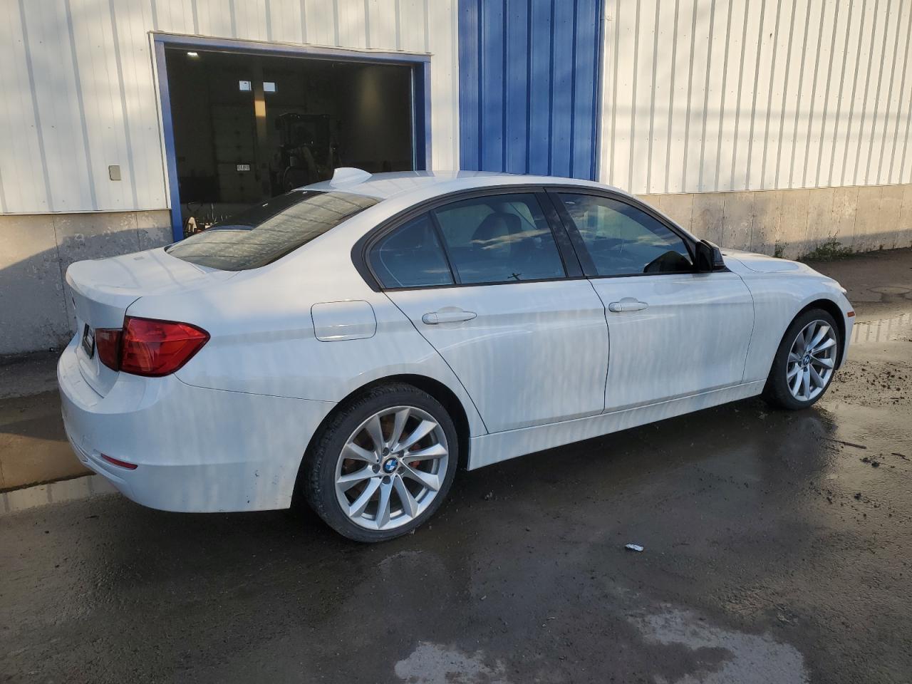 2013 BMW 3 series VIN WBA3C3C58DF146983 photo 3