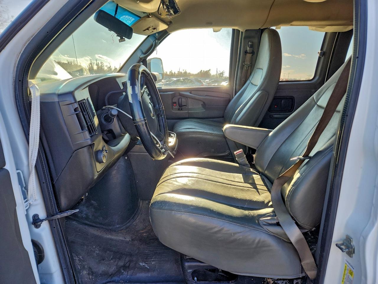 2015 Chevrolet Express VIN 1GNWGPFG1F1271601 photo 7