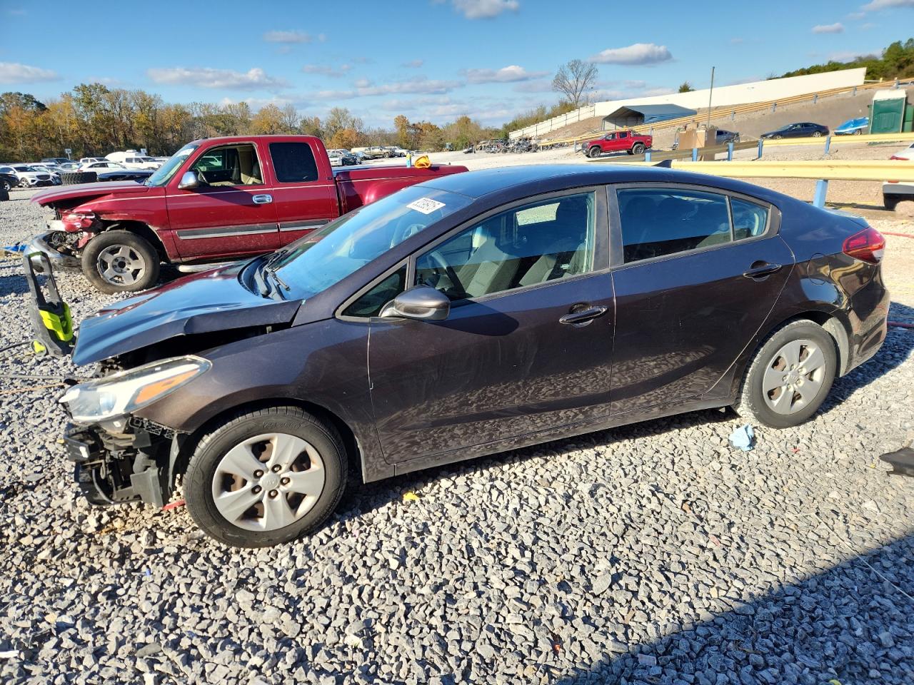 2017 Kia Forte VIN 3KPFK4A76HE044823 photo 1