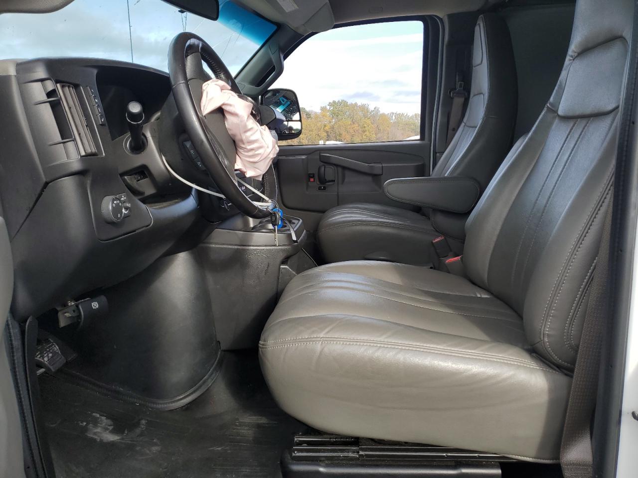 2022 Chevrolet Express g2500 VIN 1GCWGBFP0N1184640 photo 7