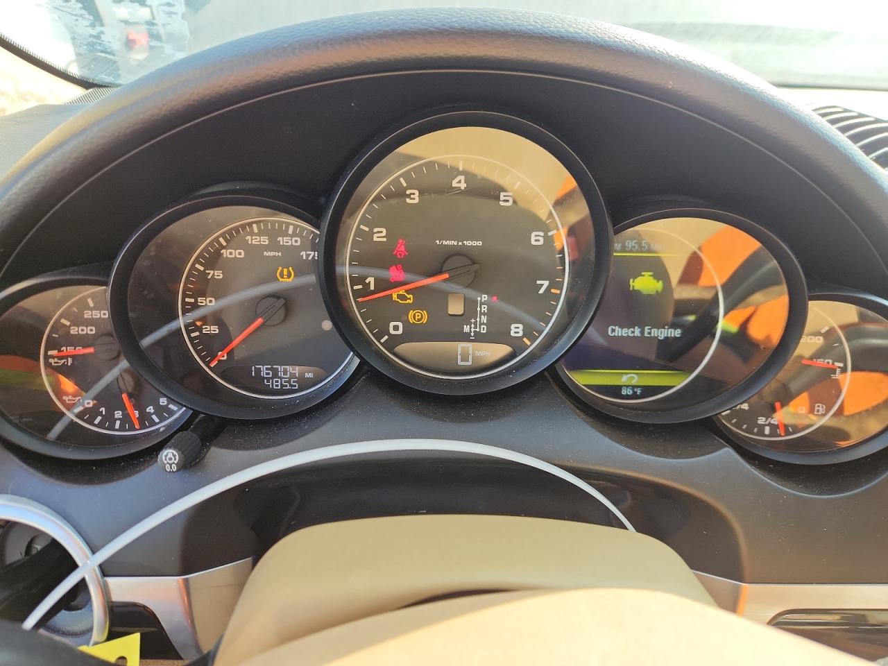 2011 PORSCHE Cayenne VIN WP1AA2A2XBLA07485 photo 9