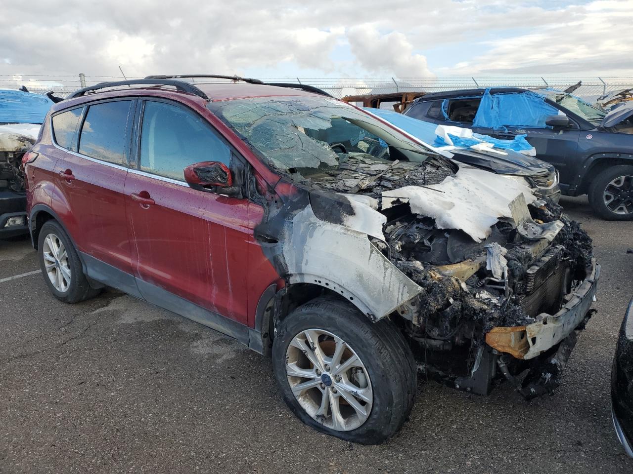 2019 Ford Escape VIN 1FMCU0HD6KUA72031 photo 4