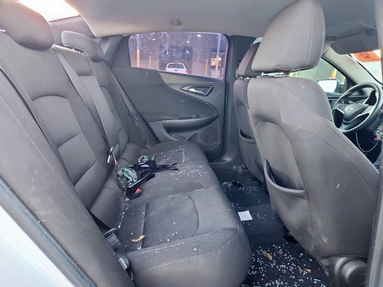 2018 Chevrolet Malibu VIN 1G1ZB5ST4JF175235 photo 10