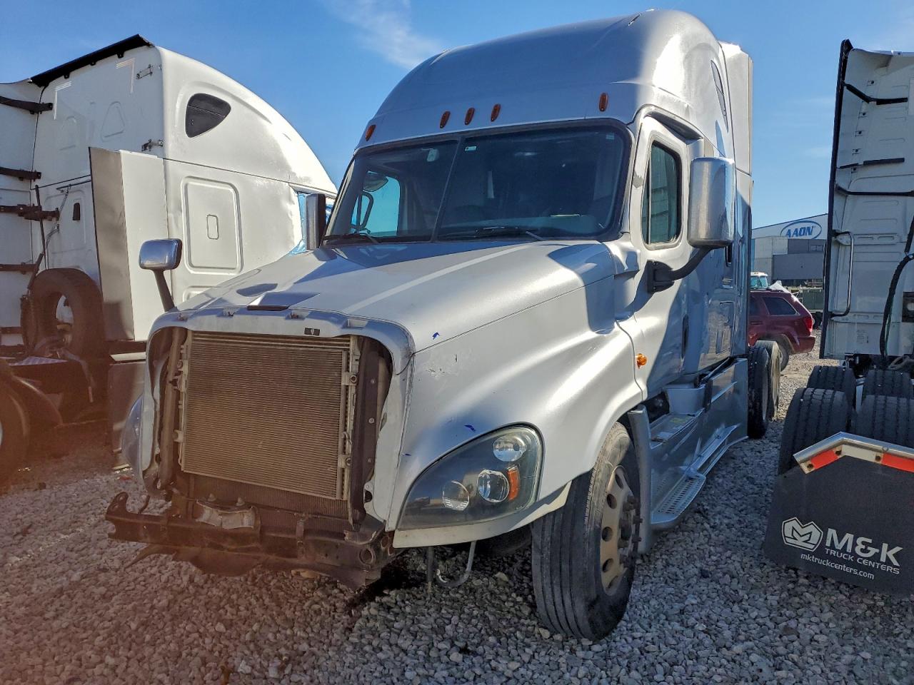 2017 FREIGHTLINER All other VIN 3AKJGLDR0HSHW9859 photo 2