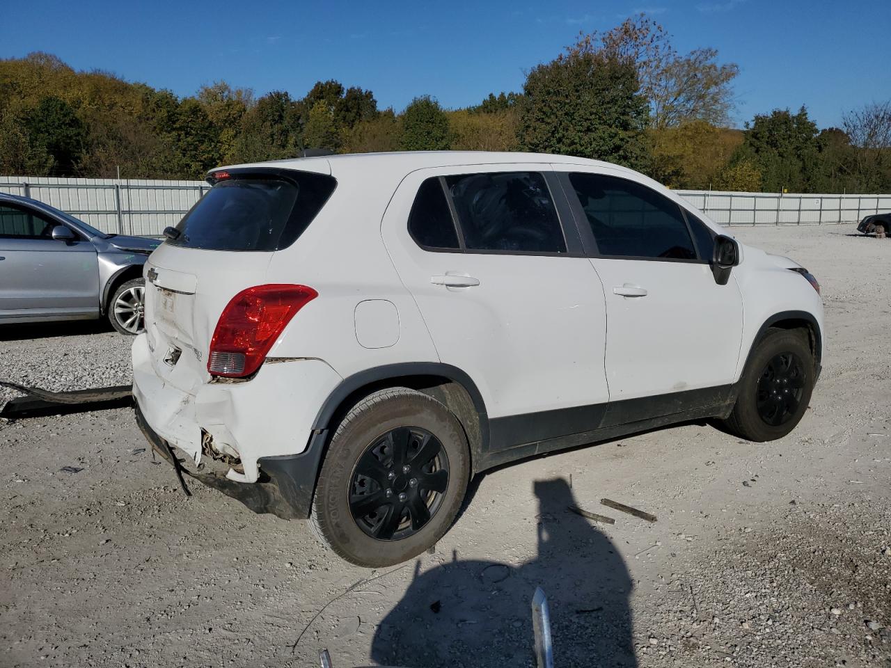 2019 CHEV Trax VIN 3GNCJKSBXKL169637 photo 3