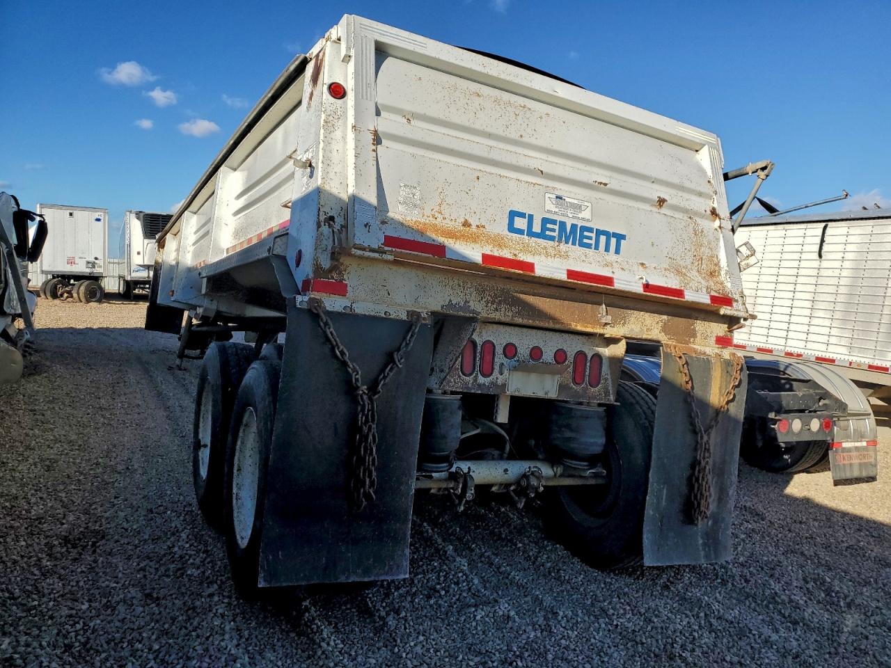 2013 Dump VIN 5C2BB38B2DM008370 photo 3