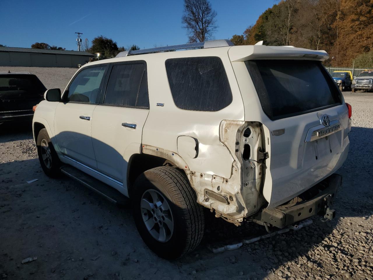 2011 Toyota 4runner VIN JTEBU5JR3B5064820 photo 2