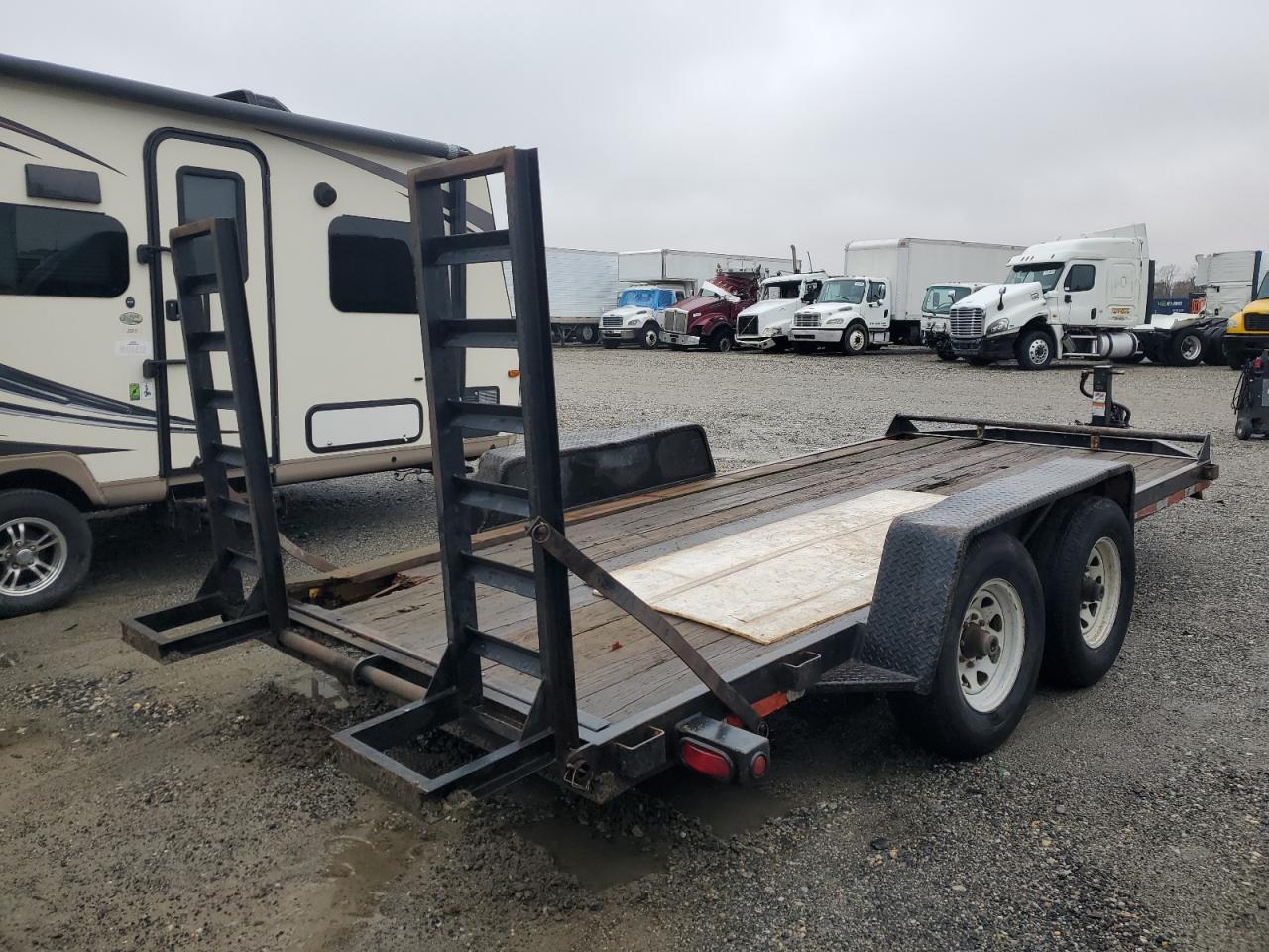 2005 5 Gn carhaul VIN 43YDC16275C039808 photo 4