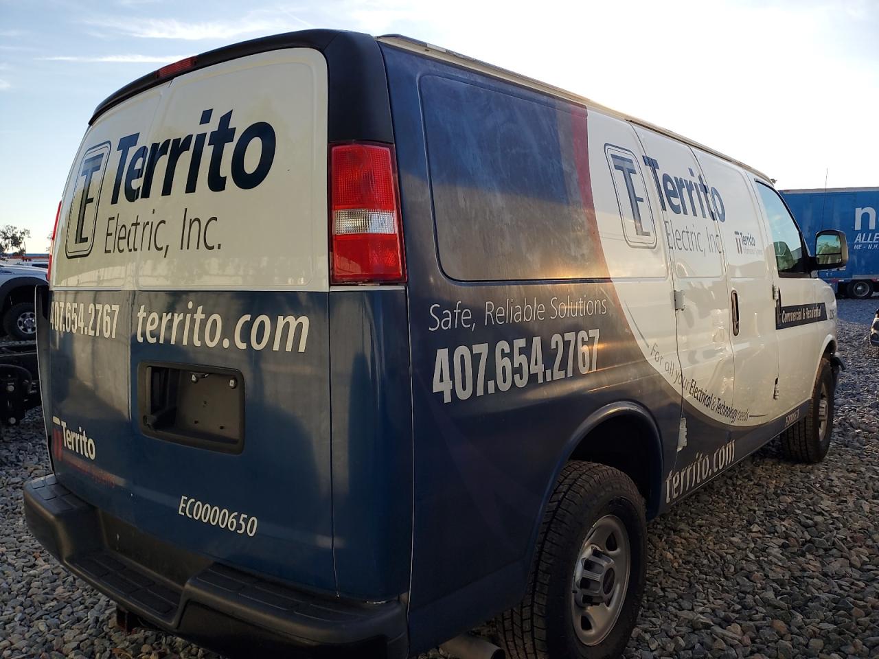 2023 GMC Savana VIN 1GTW7AFP3P1120363 photo 3