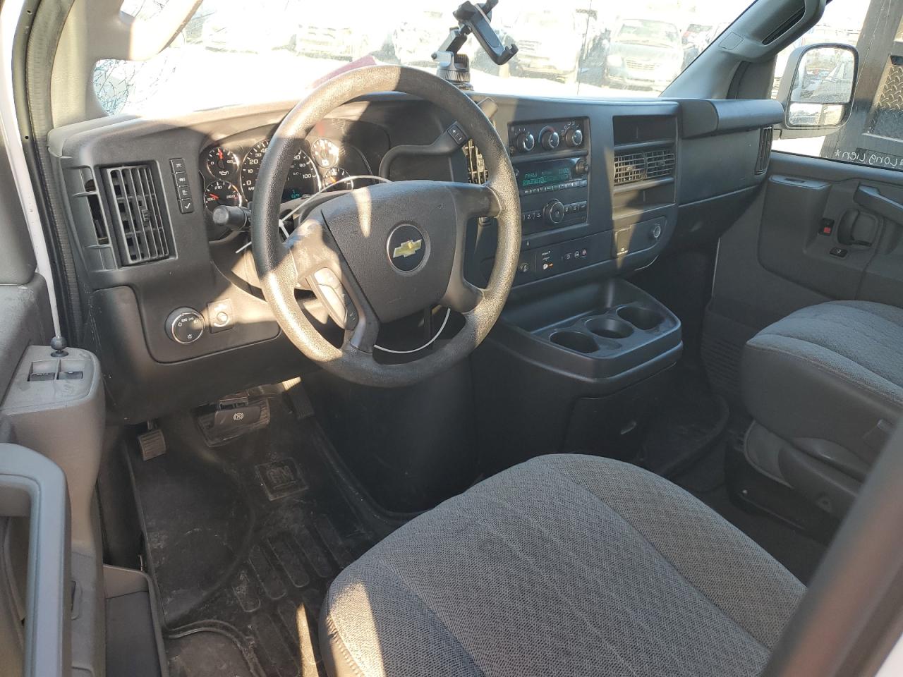 2016 Chevrolet Express VIN 1GBWGFFG2G1252015 photo 8