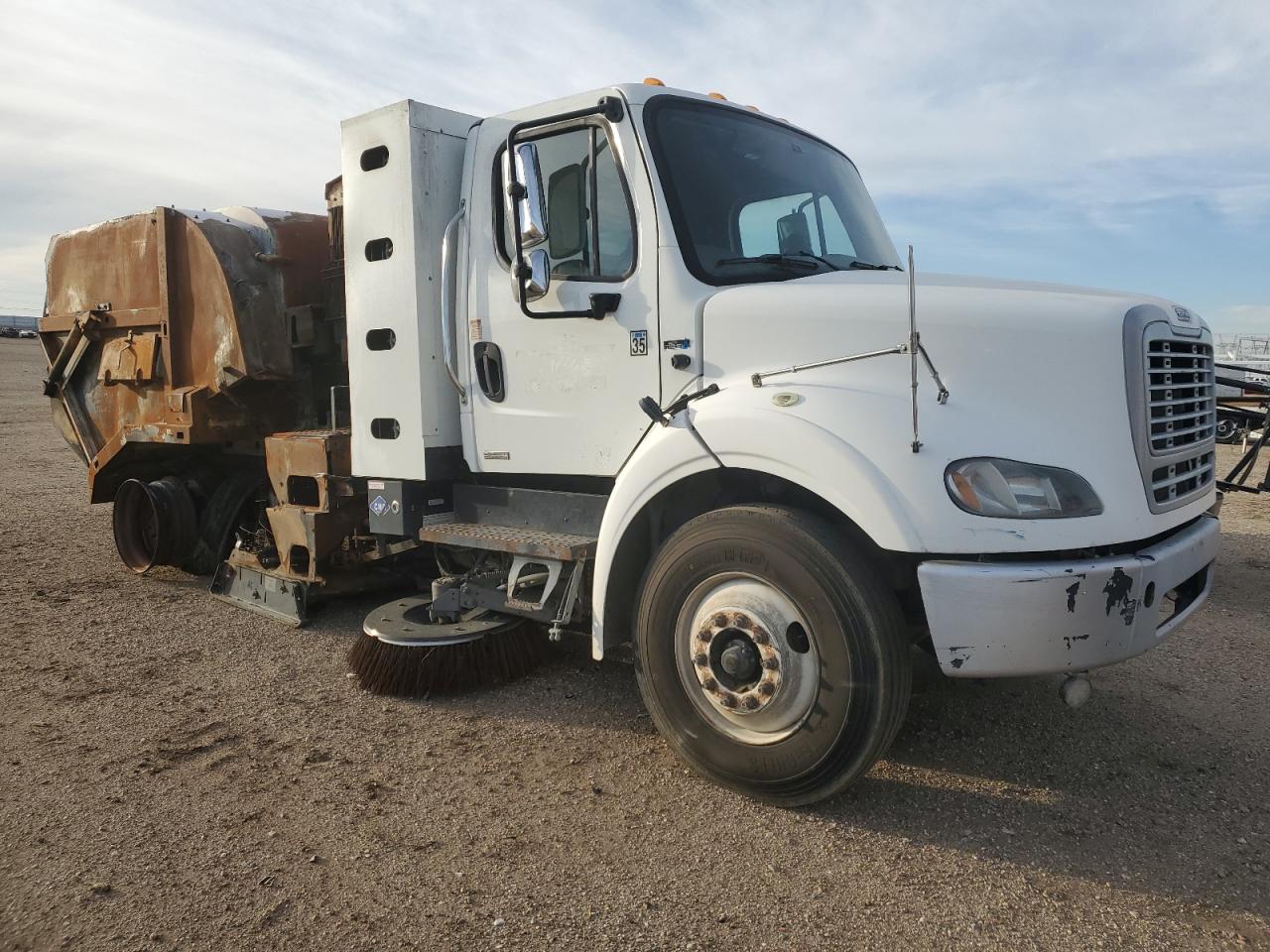 2018 FREIGHTLINER All models VIN 1FVAC4DX8JHJS0341 photo 4