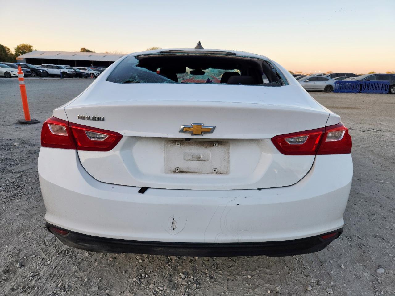 2018 Chevrolet Malibu VIN 1G1ZB5ST4JF175235 photo 6