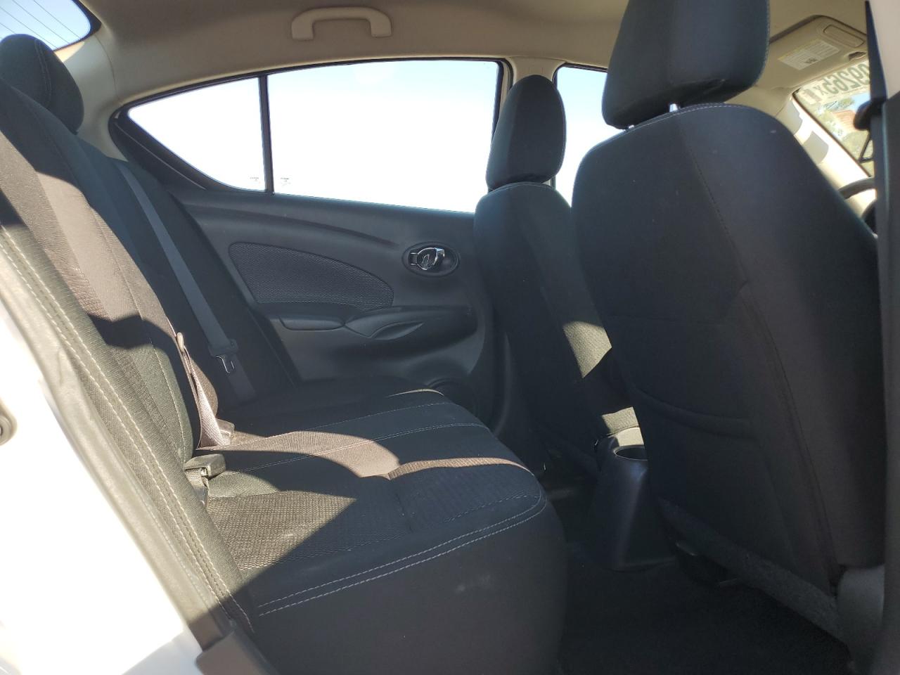 2018 Nissan Versa VIN 3N1CN7AP8JL841803 photo 10