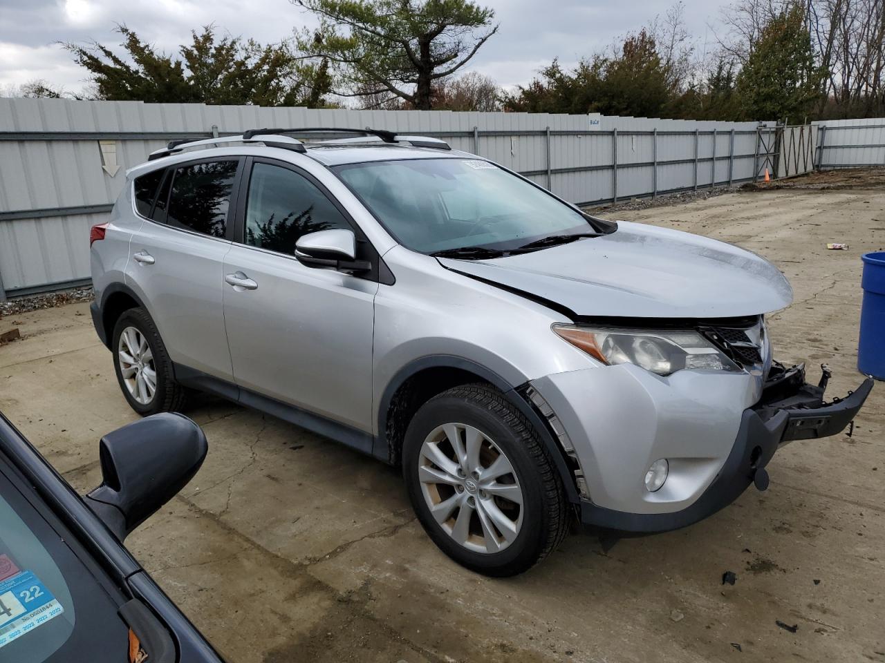 2014 Toyota Rav4 VIN 2T3DFREV3EW216470 photo 4