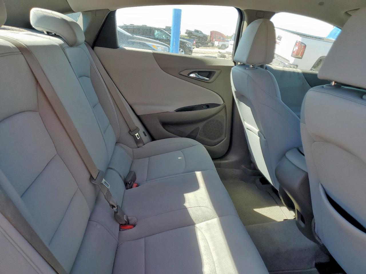 2019 Chev Malibu VIN 1G1ZC5ST2KF186264 photo 10